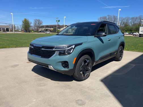 Pluton Blue/Black Roof 2026 Kia Seltos S