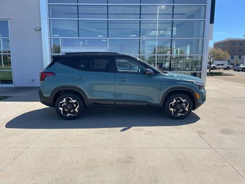 Pluton Blue/Black Roof 2026 Kia Seltos S