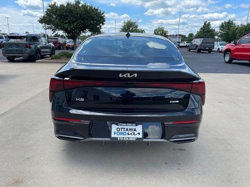 Aurora Black Pearl 2026 Kia K5 GT-Line