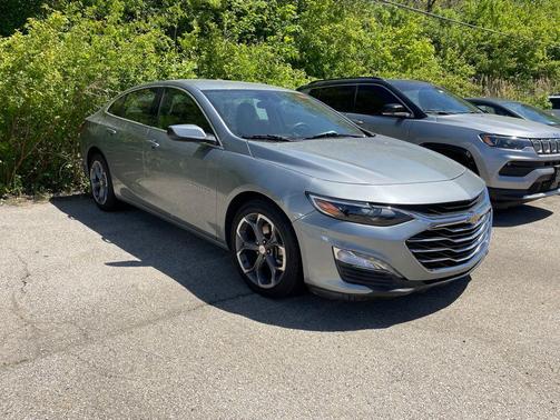 Sterling Gray Metallic 2024 Chevrolet Malibu FWD 1LT