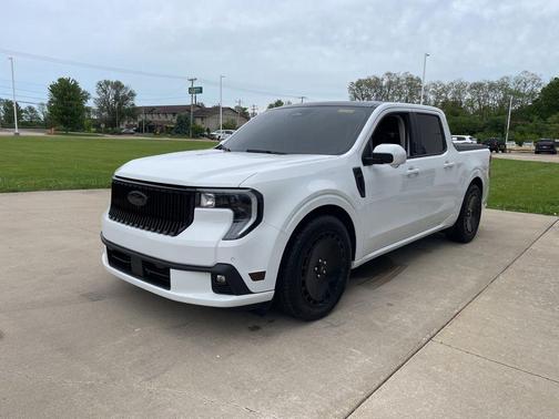 Oxford White 2025 Ford Maverick Lobo