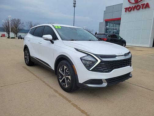Glacial White Pearl 2023 Kia Sportage EX
