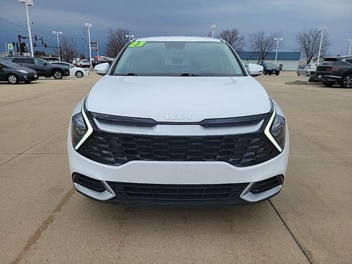 Glacial White Pearl 2023 Kia Sportage EX