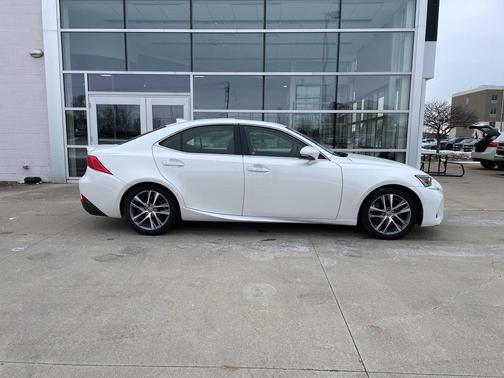 2018 Lexus IS 300 Base