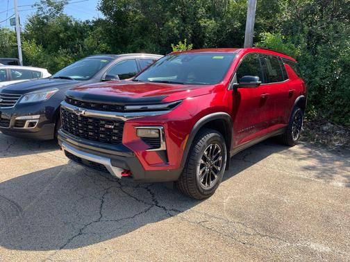 Radiant Red Tintcoat 2025 Chevrolet Traverse Z71