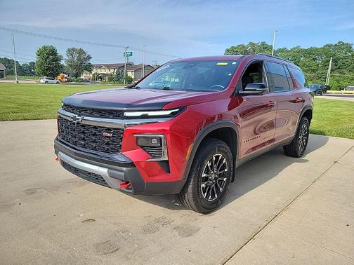 Radiant Red Tintcoat 2025 Chevrolet Traverse AWD Z71