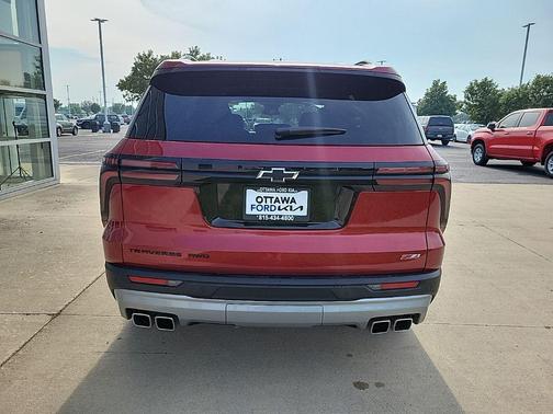 Radiant Red Tintcoat 2025 Chevrolet Traverse AWD Z71