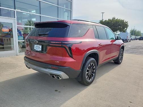 Radiant Red Tintcoat 2025 Chevrolet Traverse AWD Z71