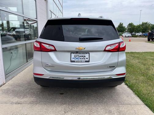 Silver Ice Metallic 2018 Chevrolet Equinox Premier