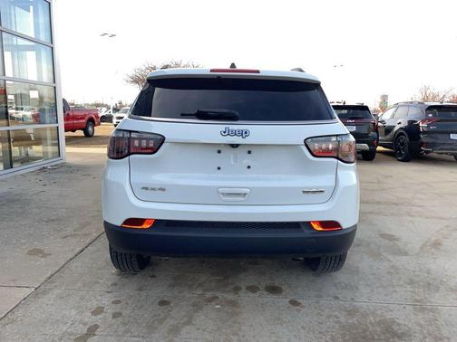 2023 Jeep Compass Latitude Lux