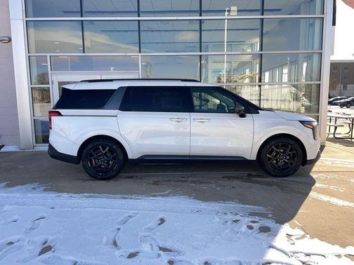 2026 Kia Carnival SX