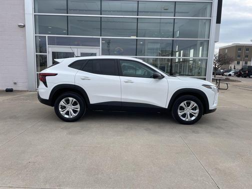 2024 Chevrolet Trax LS