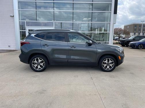 Gravity Gray 2023 Kia Seltos EX