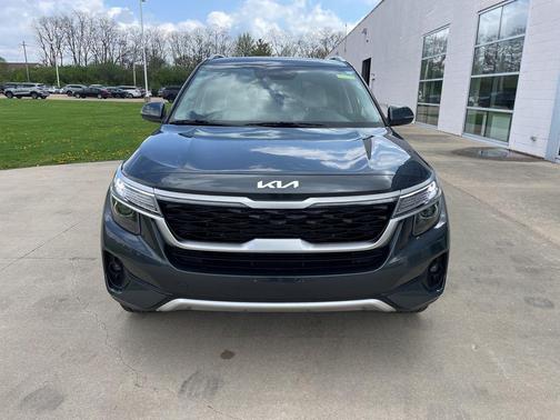 Gravity Gray 2023 Kia Seltos EX