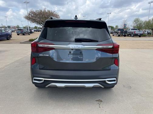Gravity Gray 2023 Kia Seltos EX