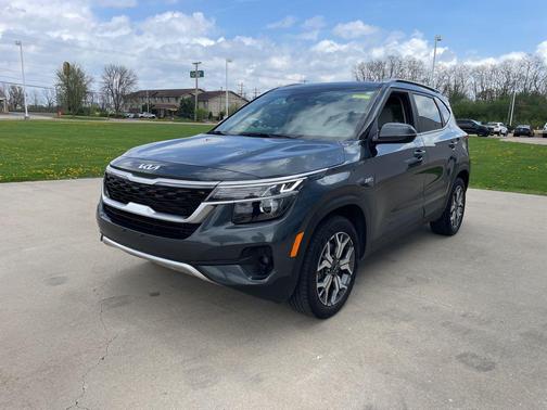 Gravity Gray 2023 Kia Seltos EX