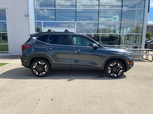Gravity Gray 2026 Kia Seltos SX