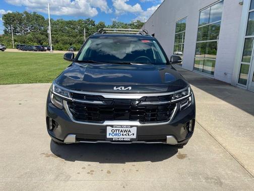 Gravity Gray 2026 Kia Seltos SX