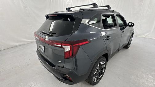 Gravity Gray 2026 Kia Seltos SX