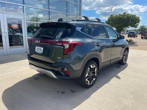 Gravity Gray 2026 Kia Seltos SX