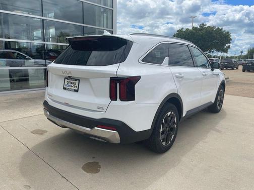 Glacial White Pearl 2026 Kia Sorento S