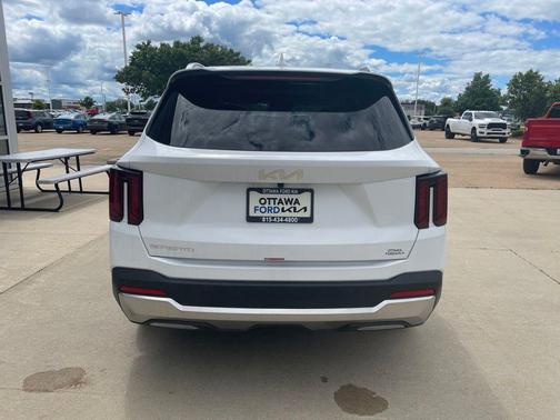 Glacial White Pearl 2026 Kia Sorento S
