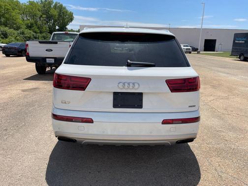 Carrara White 2019 Audi Q7 55 Premium Plus