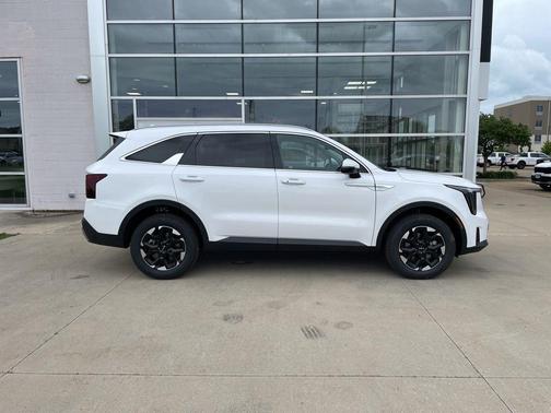 Glacial White Pearl 2026 Kia Sorento S