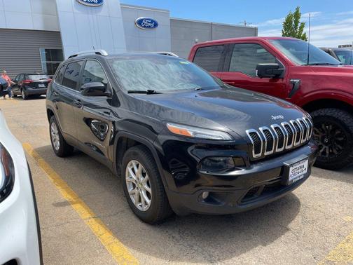 Brilliant Black Crystal Pearlcoat 2014 Jeep Cherokee Latitude