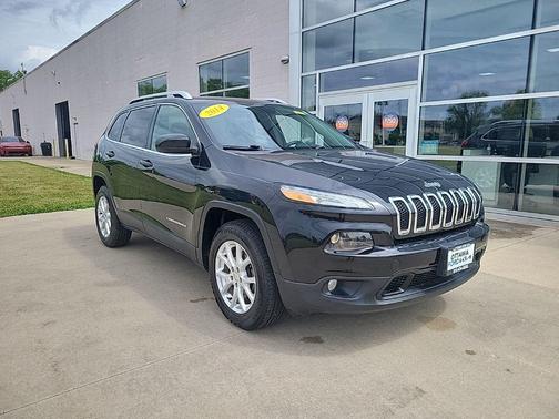 Brilliant Black Crystal Pearlcoat 2014 Jeep Cherokee Latitude