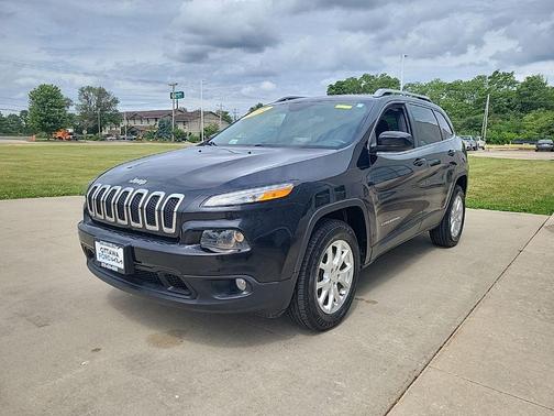 Brilliant Black Crystal Pearlcoat 2014 Jeep Cherokee Latitude
