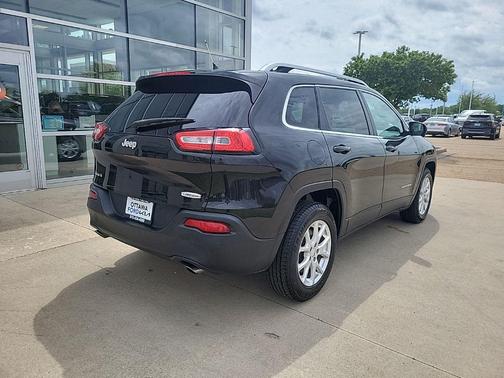 Brilliant Black Crystal Pearlcoat 2014 Jeep Cherokee Latitude