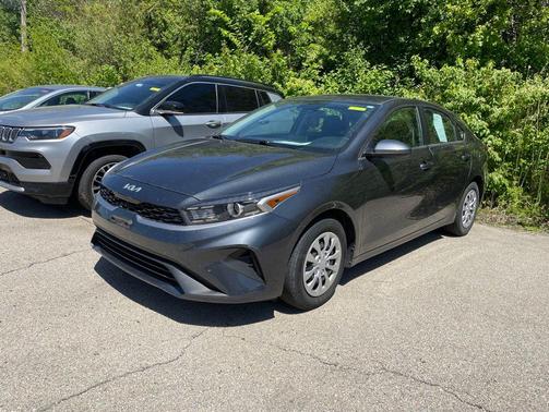 Gravity Gray 2023 Kia Forte LX