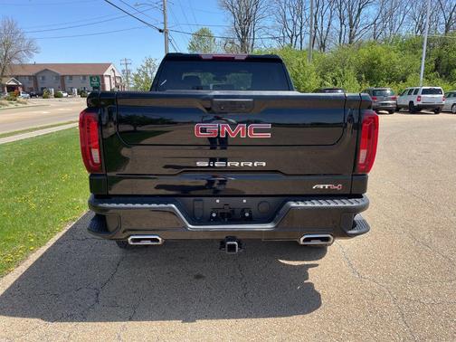 Onyx Black 2023 GMC Sierra 1500 AT4