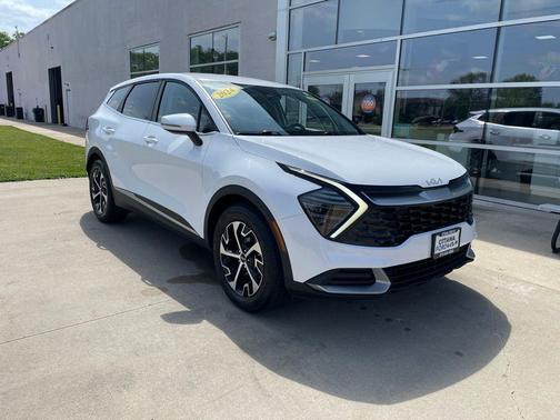 Glacial White Pearl 2024 Kia Sportage EX