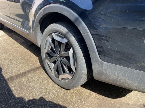 Ebony Black 2023 Kia Telluride S