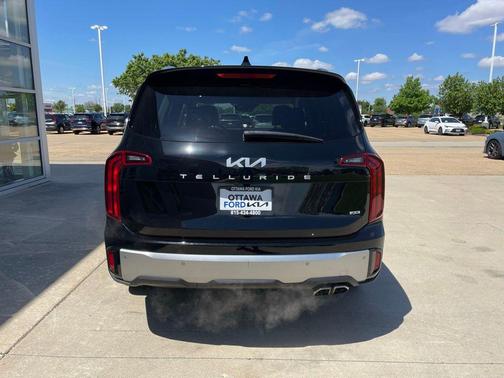 Ebony Black 2023 Kia Telluride S