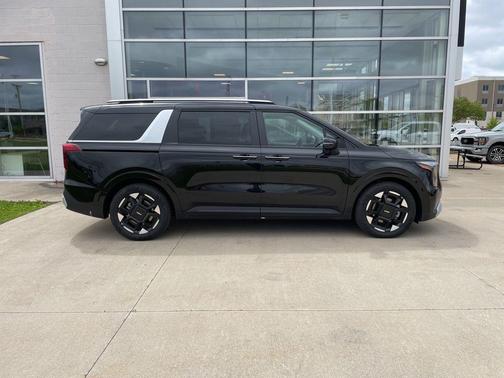 Aurora Black Pearl 2026 Kia Carnival EX