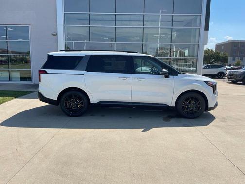 Snow White Pearl 2027 Kia Carnival Hybrid EX