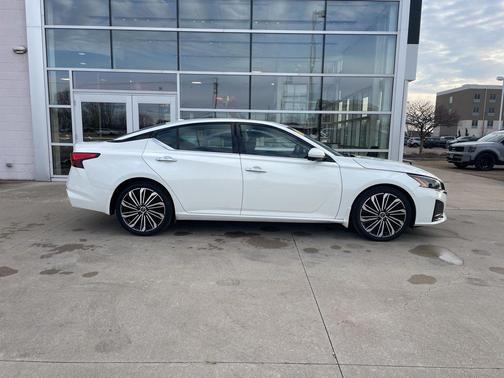 2024 Nissan Altima 2.5 SL