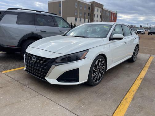 2024 Nissan Altima 2.5 SL