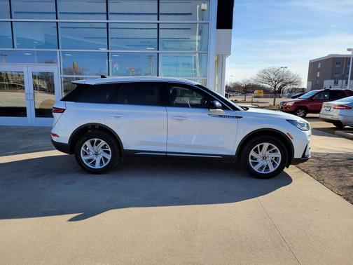 2024 Lincoln Corsair Premiere