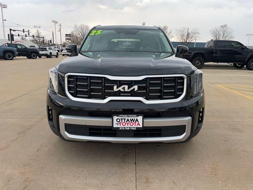 Ebony Black 2025 Kia Telluride S