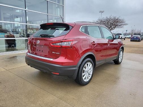 2022 Nissan Rogue Sport SV