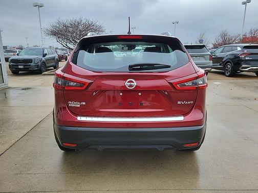 2022 Nissan Rogue Sport SV