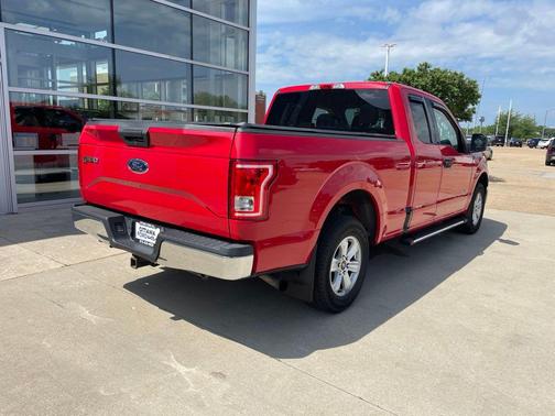 Red 2016 Ford F-150 XLT