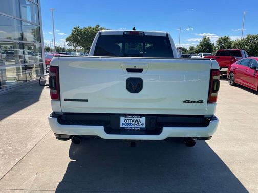 Bright White Clearcoat 2021 RAM 1500 Big Horn/Lone Star
