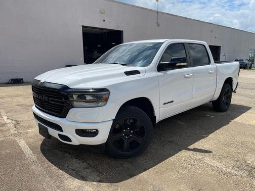 Bright White Clearcoat 2021 RAM 1500 Big Horn/Lone Star