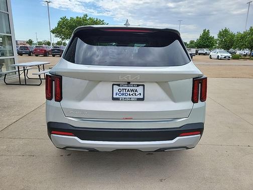 Ivory Silver 2026 Kia Sorento LX
