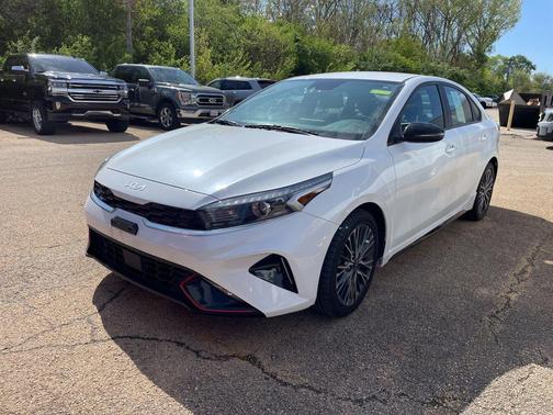 Snow White Pearl 2022 Kia Forte GT-Line